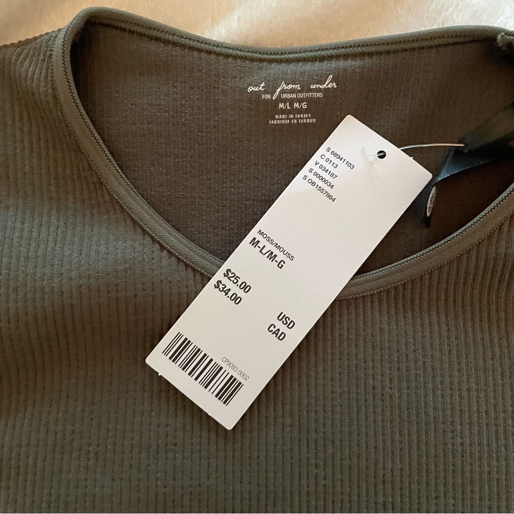 NWT Out From Under Everyday Seamless Ribbed Tee Urban Outfitters - Picture 3 of 7